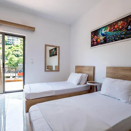 Sunny Side Hotel 3*