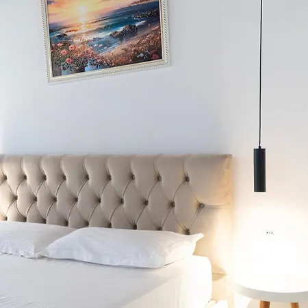 Sunny Side Hotel 3*