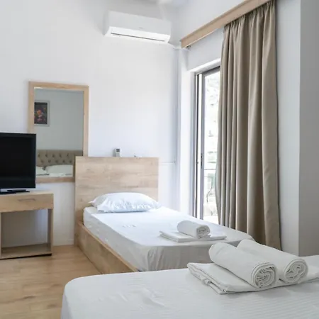 Sunny Side Hotel 3*